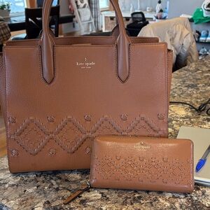 Kate Spade Tan Tote and Wallet Set perfect condition